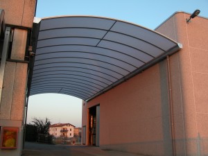 carport-tettoia-copertura-posto-auto-archi-plexiglas-compatto-certificata-tuv-carico-neve-design-azzate-varese-14