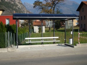 tettoia-pensilina-copertura-fermata-autobus-pullman-plexiglas-compatto-certificata-tuv-carico-neve-design-azzate-varese-3